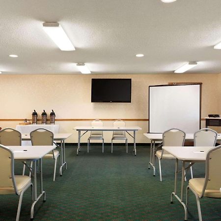 Country Inn & Suites By Radisson, Mason City, Ia Exteriér fotografie